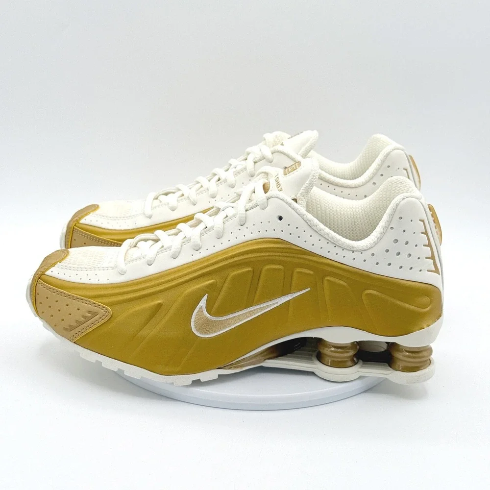 Nike Shox R4 Size 9.5 Womens Pearl/Metallic Gold AR3565-010, NEW